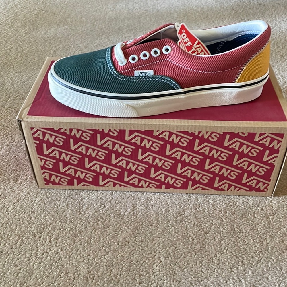 Brand new vans varsity shoes. Womens size 8.5 or mens size 7.